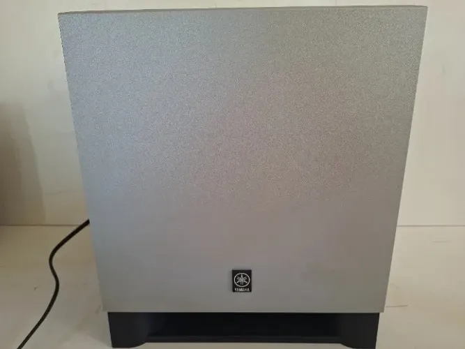 Subwoofer Yamaha Yst-sw010 Ativo 100w Home Theater