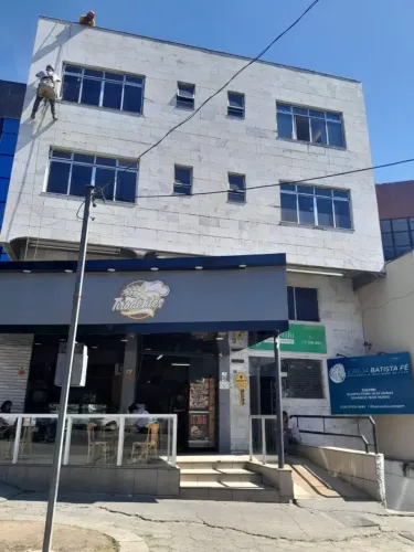 Excelente Loja no centro de Contagem. 30 anos ponto de padaria! 240m2