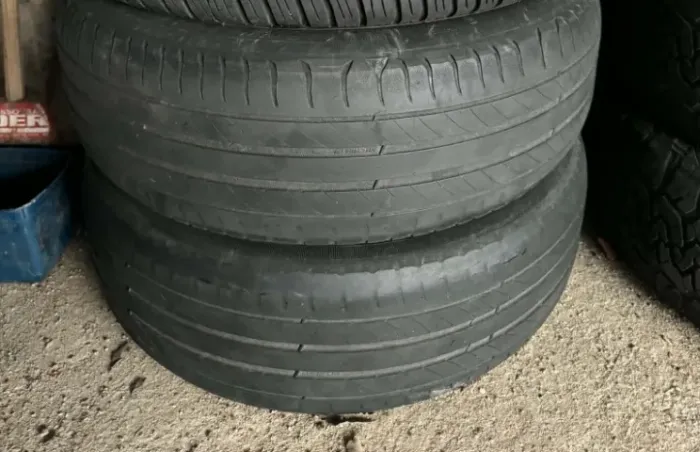 2 Pneus Michelin 185/60R15