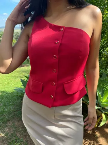 Blusa vermelha um ombro só M nova