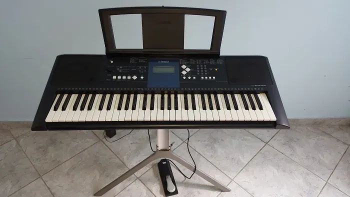 Teclado Yamaha PSR-E333