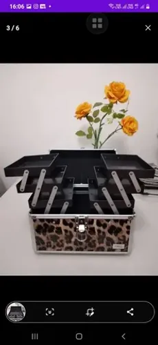   Vendo Maleta de  Maquiagem.