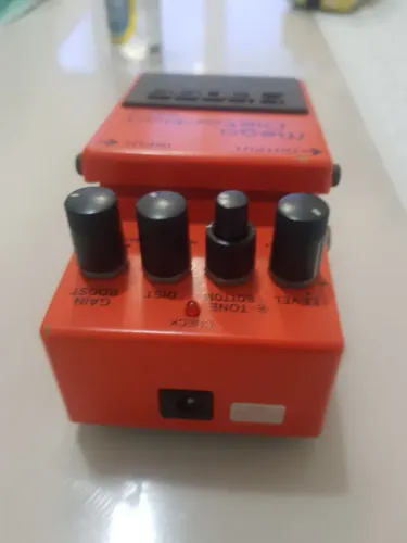 Pedal de distorção para guitarra - Boss Md2