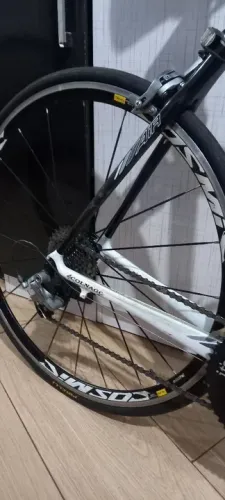 SPEED COLNAGO AIR - CARBON E ALUMÍNUM HYBRID SYSTEM