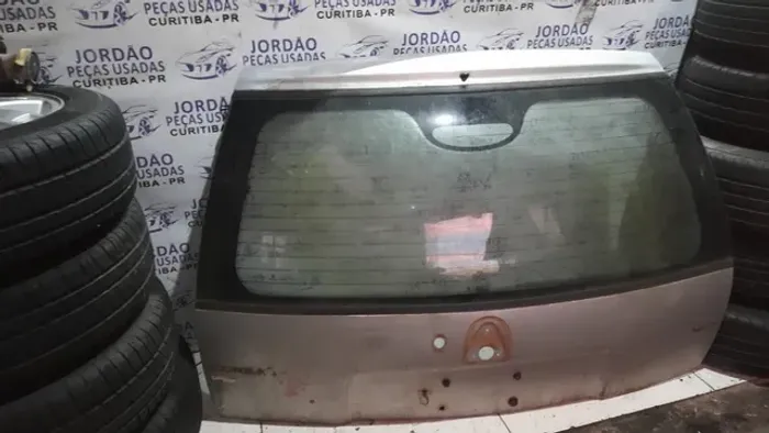 Tampa traseira Corsa Windy com vidro.