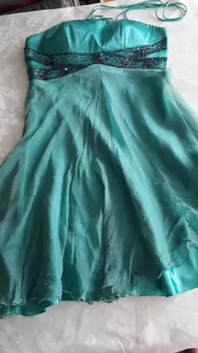 Vestido exclusivo verde água bordado com pedrarias 