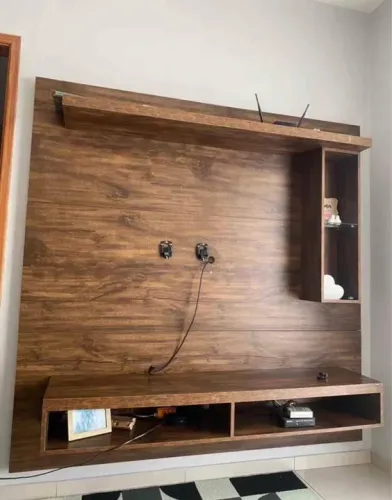 Rack para TV em madeira maciça