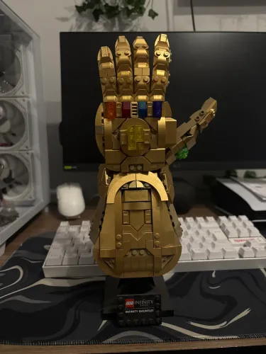 LEGO Manopla do Thanos (JÁ MONTADA)