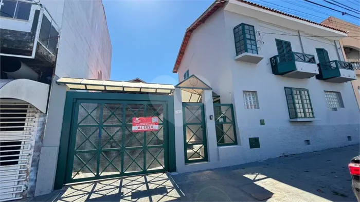 Sobrado com 3 quartos para locação em Centro - SP