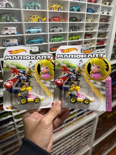 Hot Wheels Mario Kart - Princess Peach