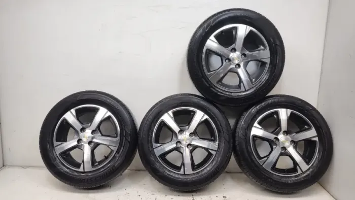 Jogo de rodas GM Bridgestone ecopia 185/60 R15