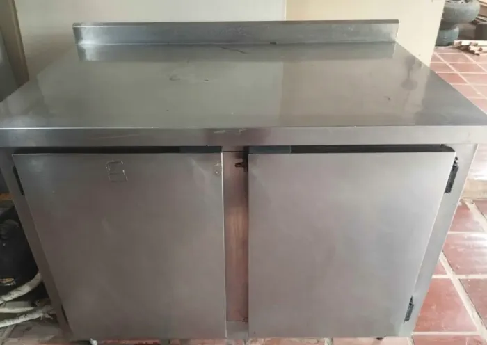 Balcão refrigerado em inox, 2 portas, R$ 2.500,00 aceito proposta
