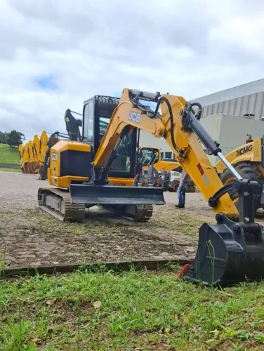 Mini Escavadeira 5 toneladas - Locação.