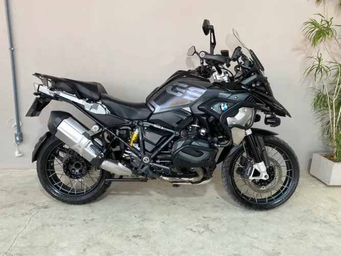 BMW R 1250 GS Triple Black 2023 21000 km | Revisada | Pneus Novos | Sem Detalhes