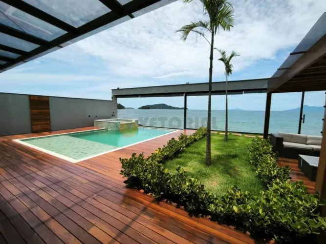 Casa à venda em Caraguatatuba, Massaguaçu, com 3 quartos, 236m²