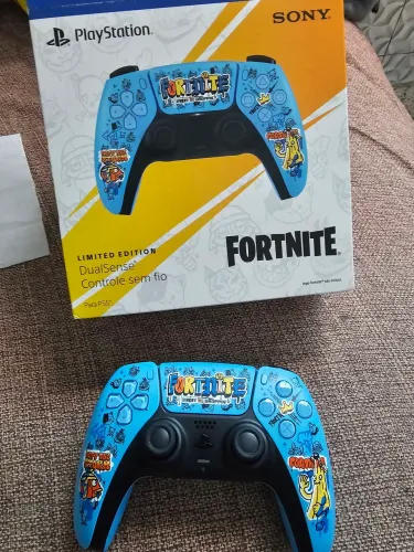 Controle PS5 DualSense Fortnite Edição Limitada