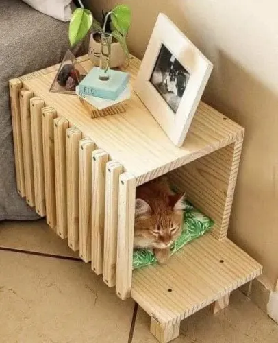 Mesa de Cabeceira para Gatos (Móveis sob medida em pinus feito por encomenda)