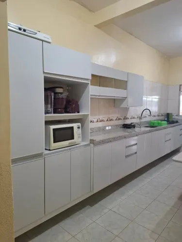 Armário de Cozinha com Bancada de Granito Largura 5,40mts