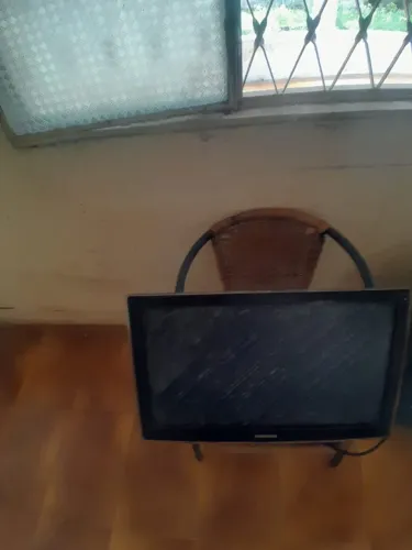 TV Samsung de 24 Polegadas com defeito para retirada de peças