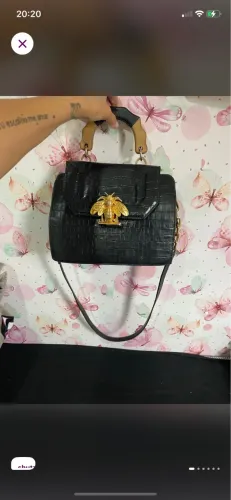 Linda bolsa abelhinha Shutz 
