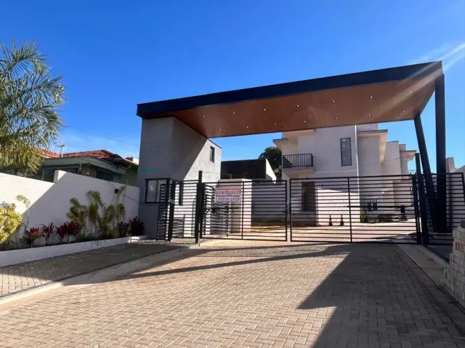 Sobrado para venda com 90 metros quadrados com 3 quartos em Jardim Flórida - São Roque - S