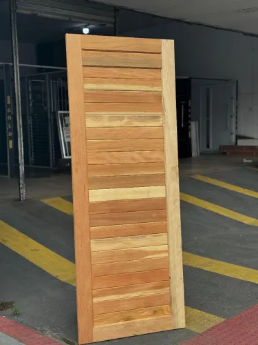 Porta de madeira maciça 60cm, 70cm ou 80cm - PROMOÇÃO RELÂMPAGO 