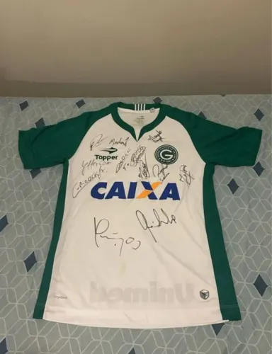 camisa autografada goiás - elenco de 2018 (copa do brasil x coritiba - 14/03/2018)