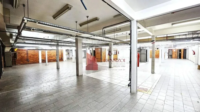 LOCAÇÃO: Sala Comercial Reformada, Vila Operária, Itajaí/SC!