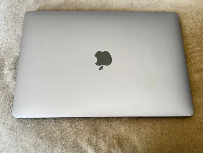 MacBook Air M1 2020 13" cinza-espacial 8GB de Ram - 256GB SSD - Apple Chip