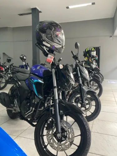 Oportunidade!!! Fazer 2024, excelente estado, baixo KM, azul! ES MOTORS