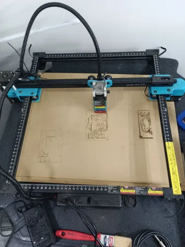 Máquina de corte e gravação laser