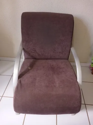 Poltrona Confortável e Elegante