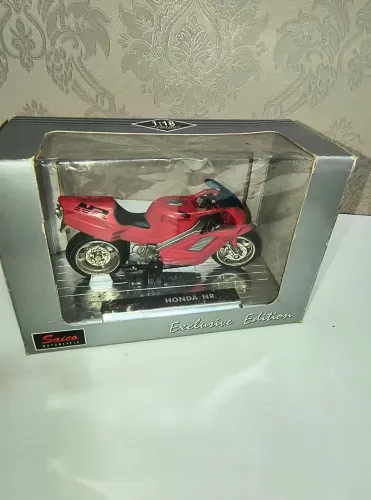 Miniatura Honda Nr 1:18 Saico versão limitada