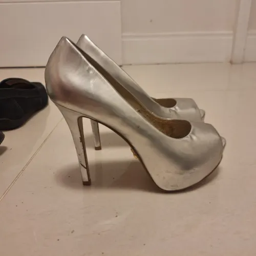 Scarpin Peep Toe Prata - Tamanho 38 (24 cm)