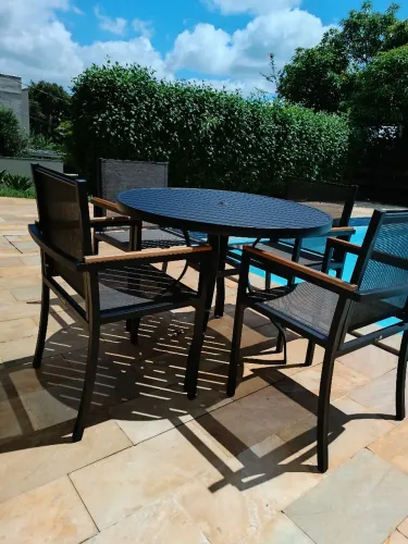 Conjunto de cadeiras para área externa