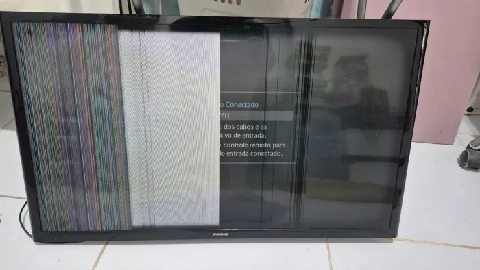 TV Samsung 32" (para retirada de peças)