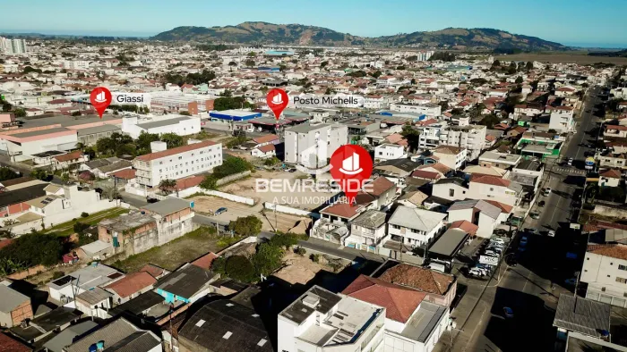 Prédio comercial com amplo espaço no bairro Oficinas próximo ao Giassi