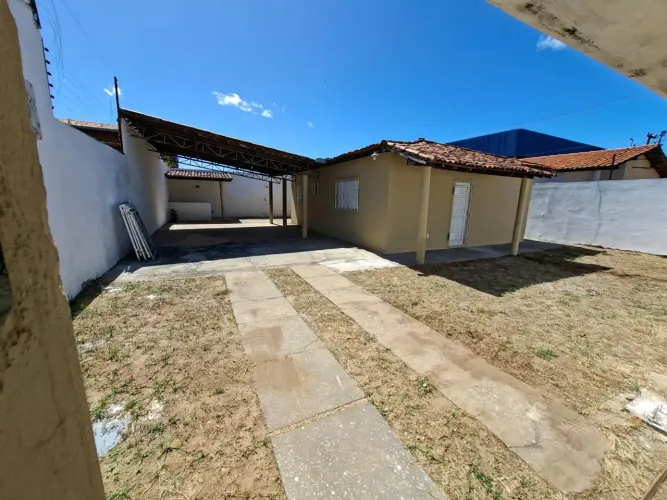 MA23 Casa com 3 quartos, sendo 1suíte