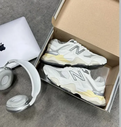 Tênis New Balance 9060