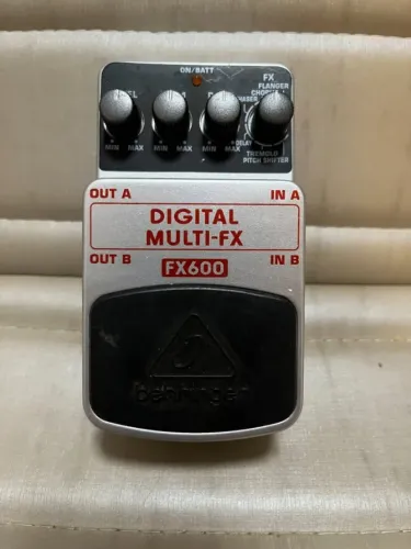  Pedal de efeito Behringer Digital Multi-Fx FX600 - Super Conservado!!