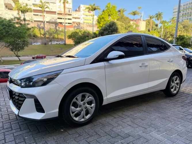  HB20S Comfort Plus 1.0 Flex 2025 único dono completo revisado 25.000 Km