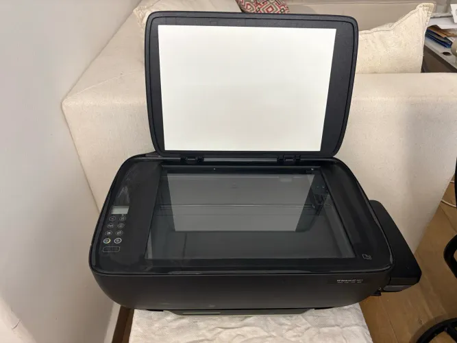Impressora HP Deskjet GT 5822 - Usado 2 vezes. Vendo por causa de falta deespaço.