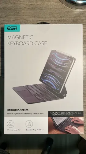 ESR Capa com teclado para iPad 11 polegadas