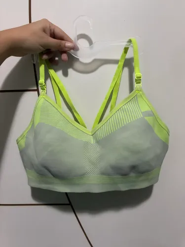 Top Nike academia - usado