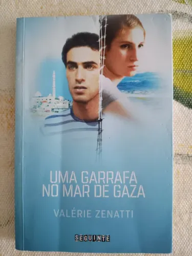 Uma garrafa no mar de Gaza Capa comum - 12 novembro 2012