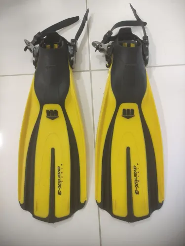 Nadadeiras Mares Avanti X-3, tamanho de 35 a 39.
