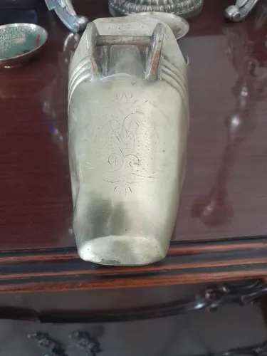 Estribo em bronze antigo centenário 