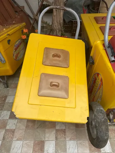 4 carrinhos de picolés !!!!!!