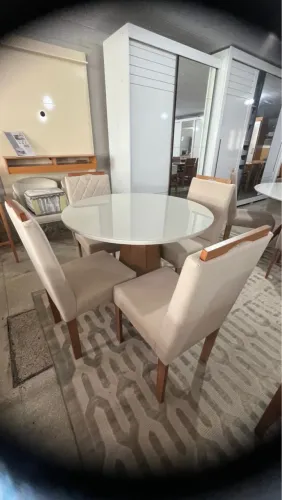 Mesa de Jantar redonda Branca laqueada e toda de madeira