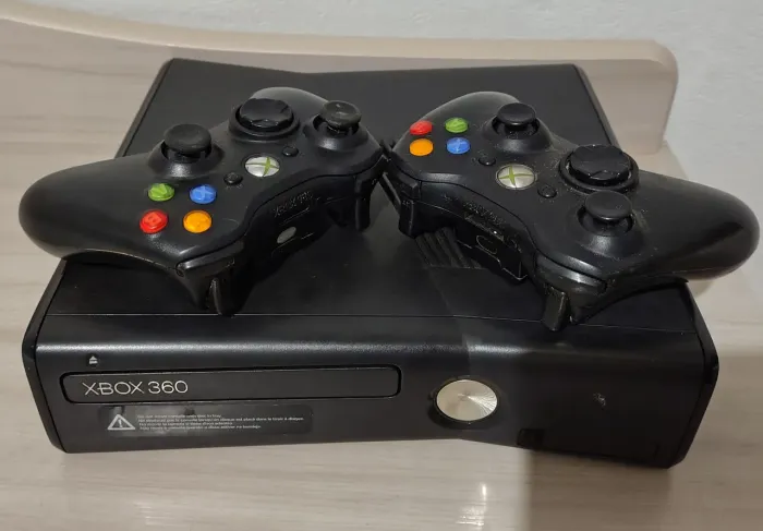 Xbox slim desbloqueado rgh HD 1 terá com 184 jogos e 2 controle